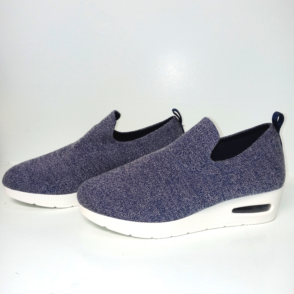 wedge sneaker (DKNY)